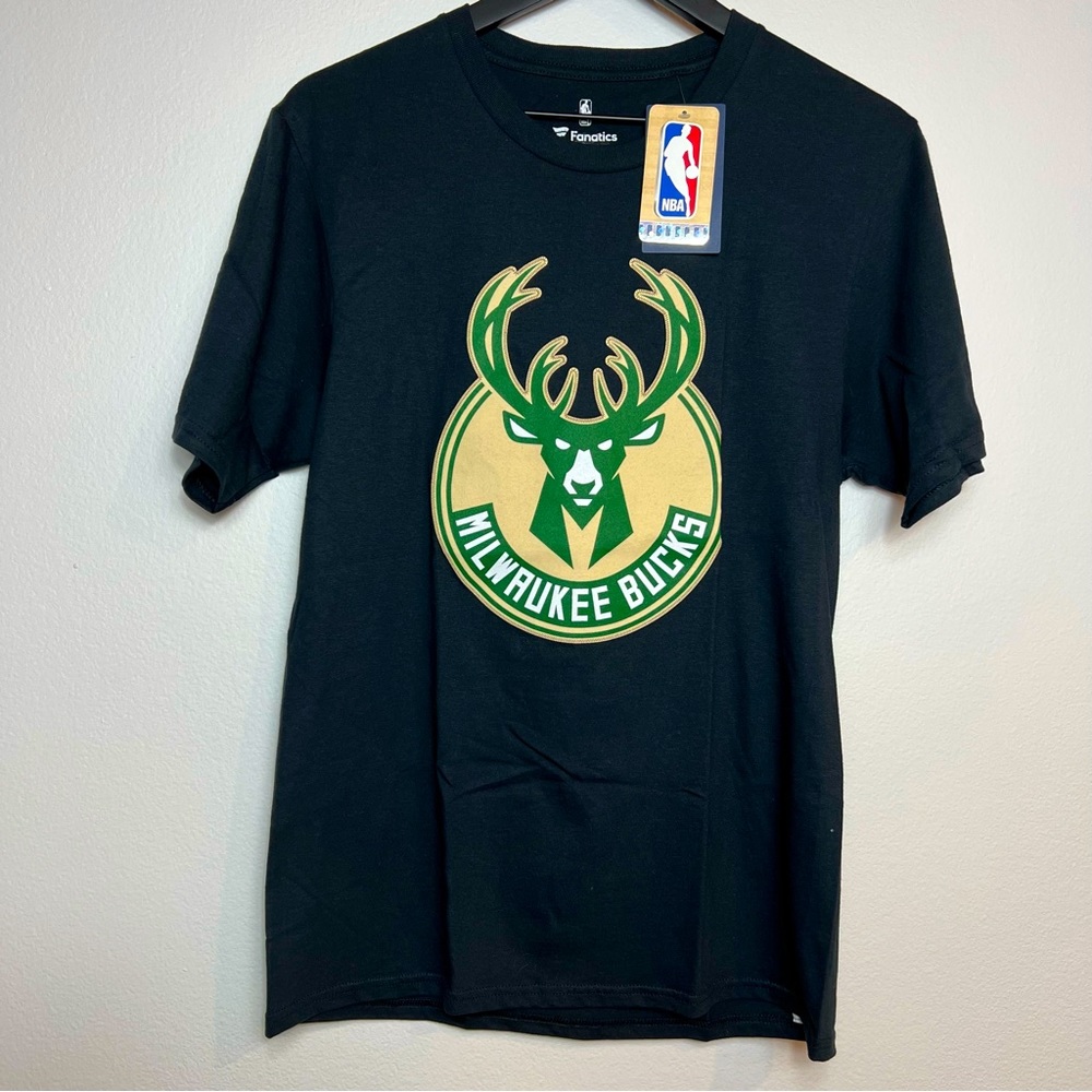 NBA Fanatics Milwaukee Bucks NWT Black T-Shirt Men’s Size S 34 Antetokounmpo